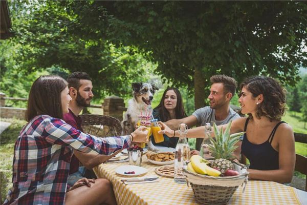 梦见聚餐 梦见聚餐