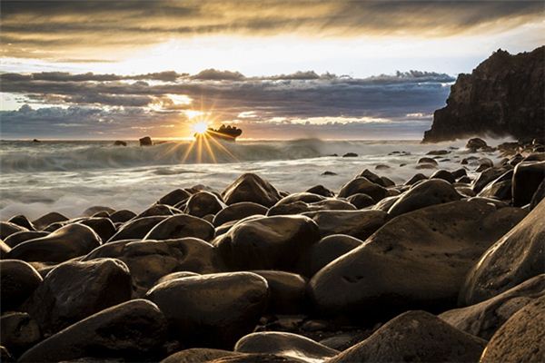 梦见日月是什么意思 梦见日月是什么意思